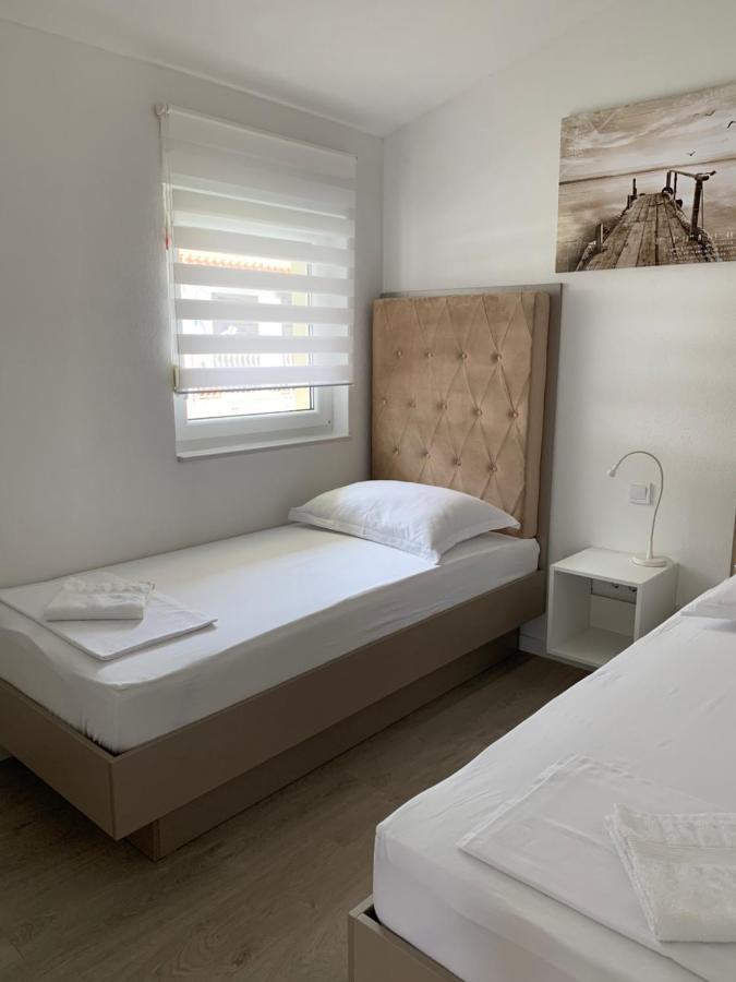 Villa Luxuria Baška Voda Buitenkant foto