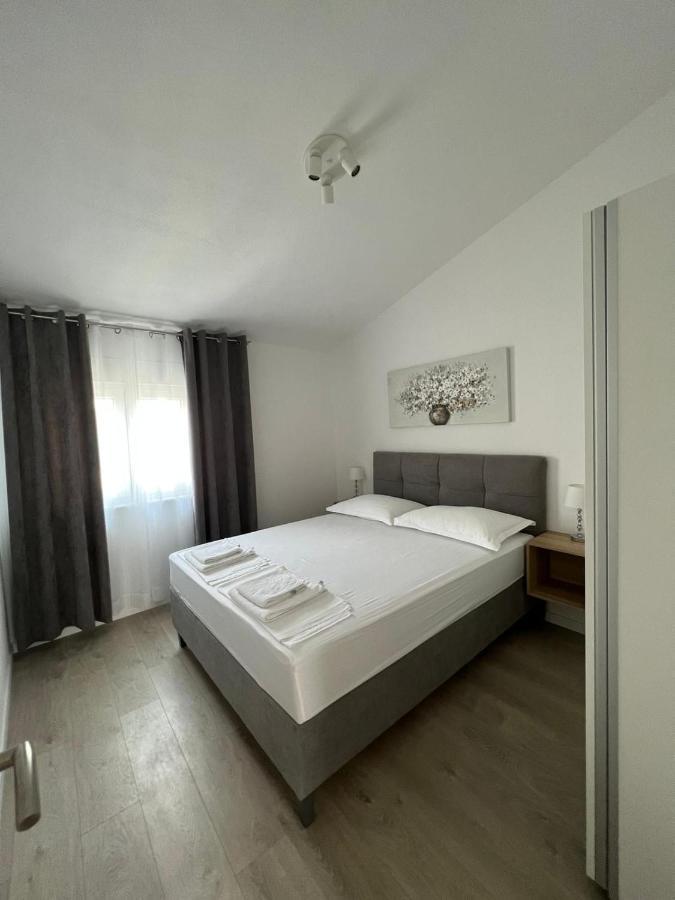 Villa Luxuria Baška Voda Buitenkant foto
