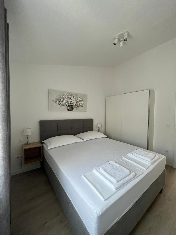 Villa Luxuria Baška Voda Buitenkant foto