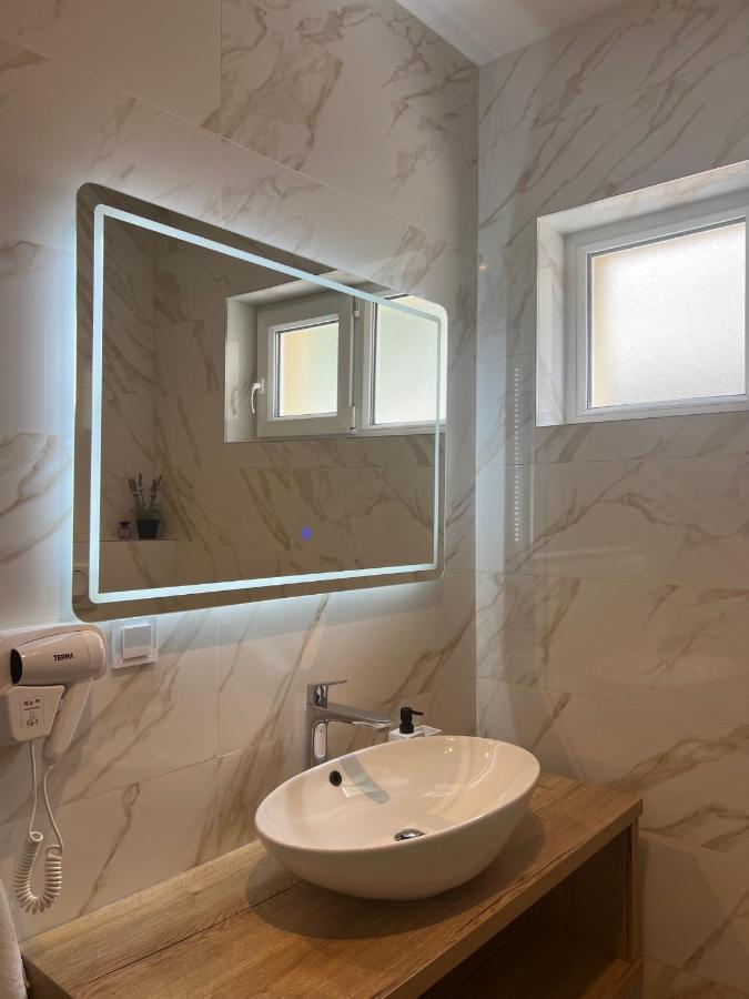Villa Luxuria Baška Voda Buitenkant foto